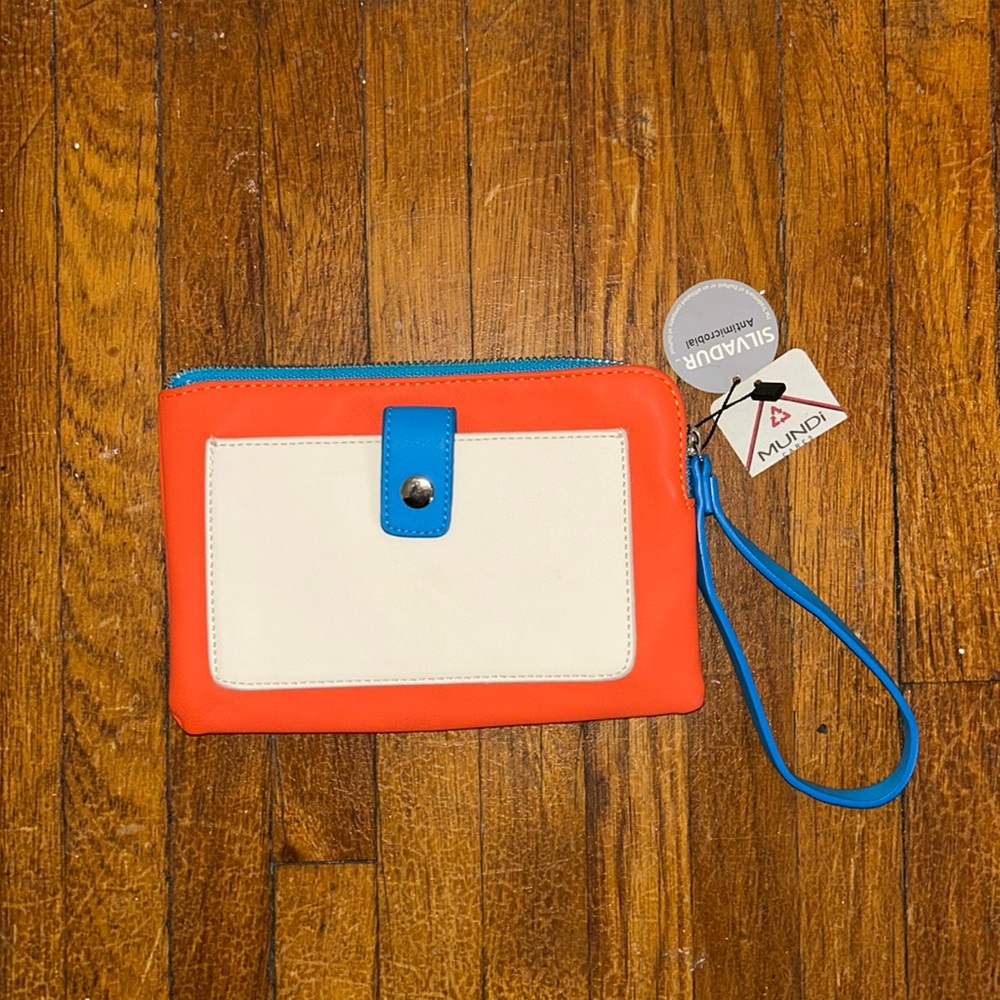 MUNDI VEGAN LEATHER CLUTCH